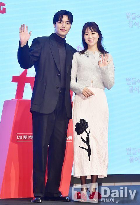 耗巨资《问问星星吧》昨晚首播！孔晓振笑称李敏镐「原以为像不听话的弟弟，但其实很稳