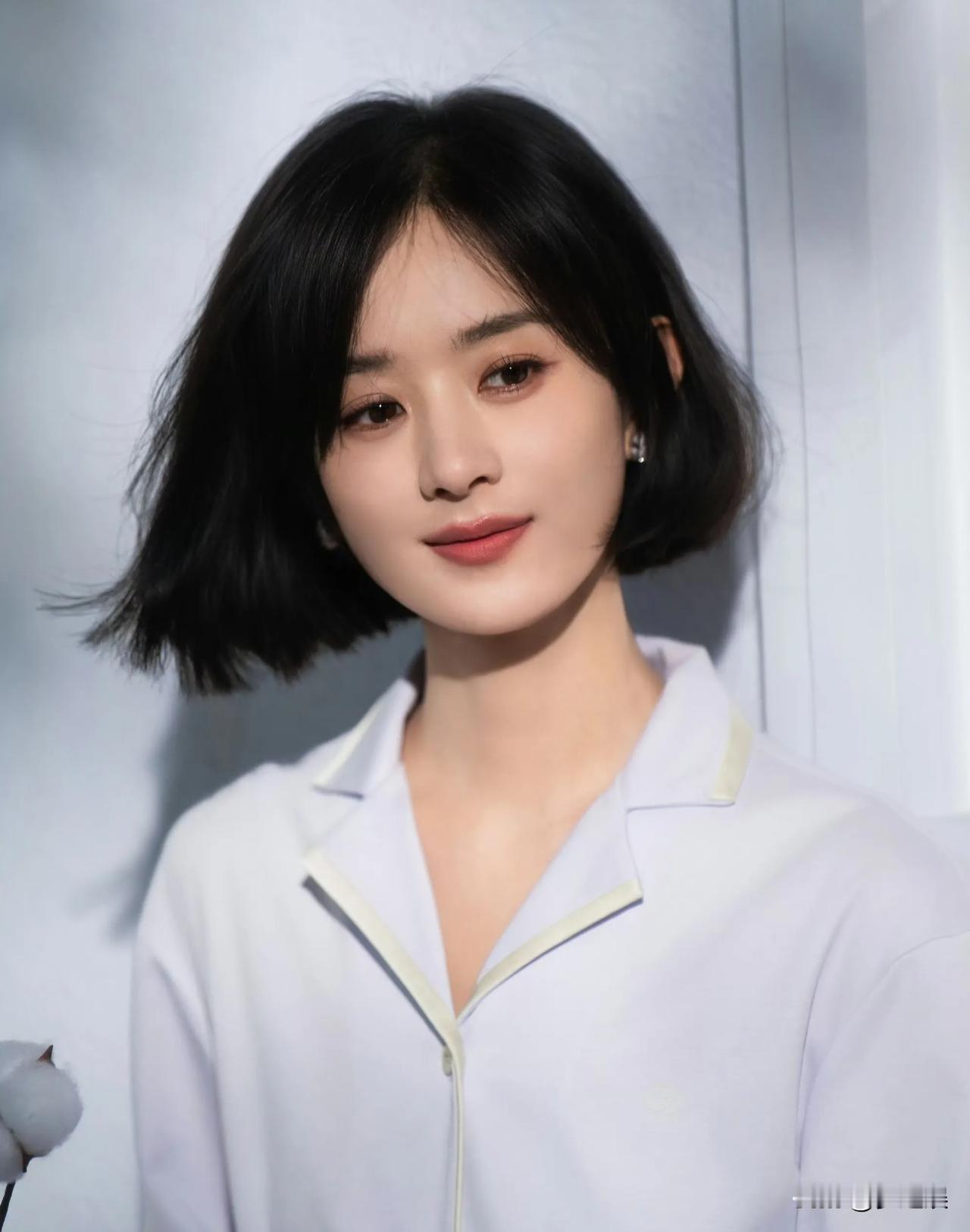 女演员素颜的一面也很漂亮，李小冉和赵丽颖气质女神🌹