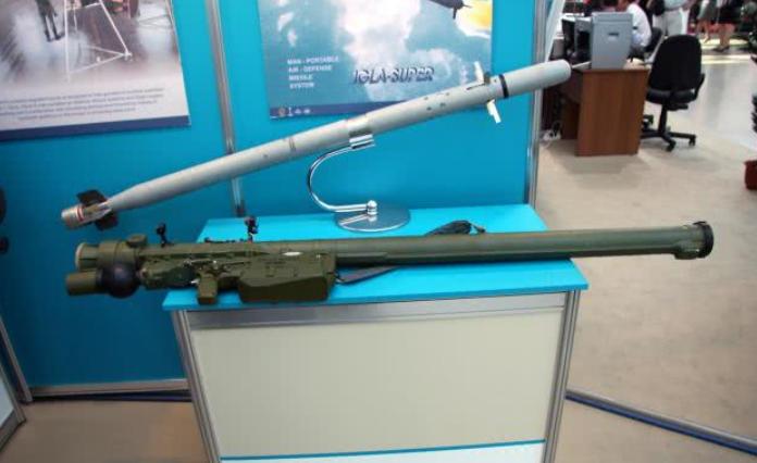 英媒：开战在即伊朗迎来强援，2500枚导弹在路上，找到大国当靠山，美军更不敢轻易