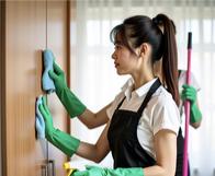 打工人逃不过的“值日魔咒”：
公司裁员降薪后，
连清洁工都省了？
 
朋友最近的