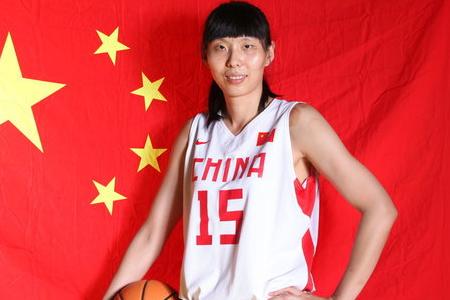 陈楠指导怎么就不能担任国家女篮的主教练呢？
总是有人说，教练不好选，找不到合适的