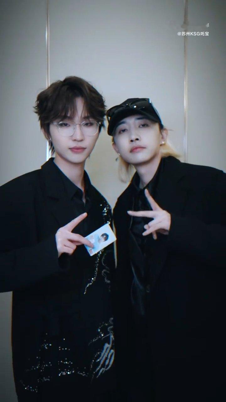 高雨田变魔术震撼吒宝 好想体验前排魔术