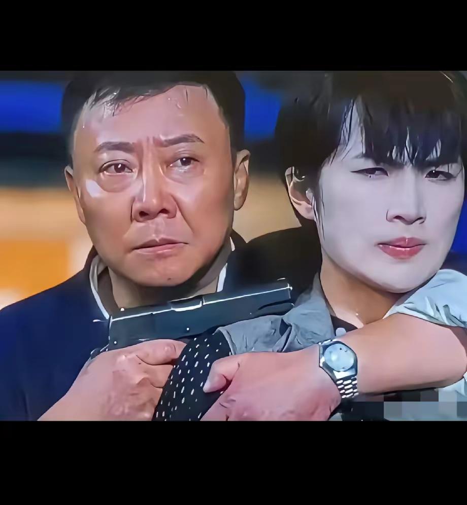 我求求你， 快开枪吧
请别再逼我放弃 别逼我原谅 拿什么抵抗我呢 请别忘记了我 