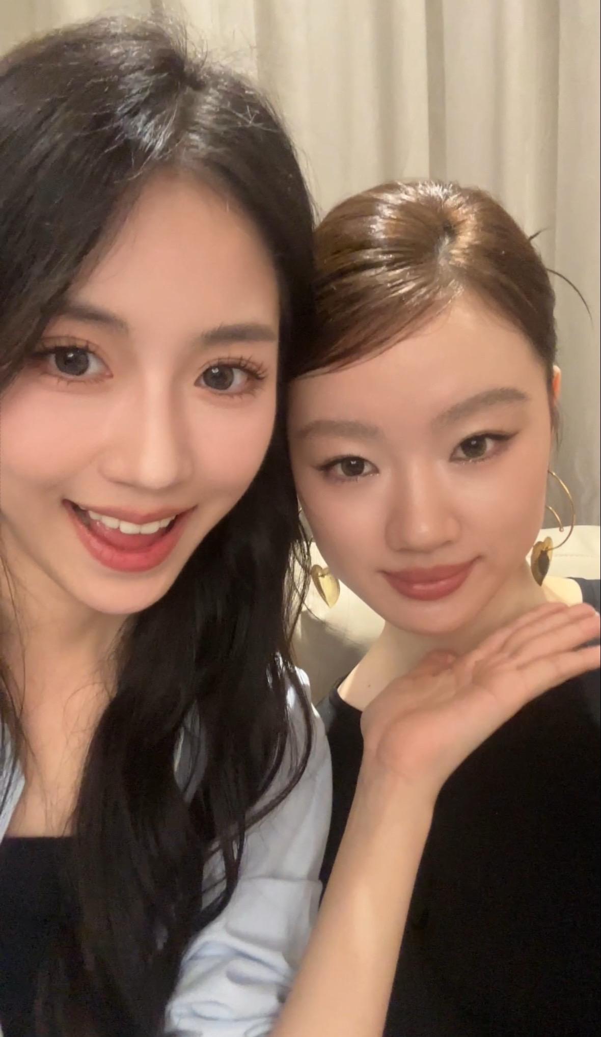 和纯子姐贴贴啦我是世界上最幸福的小女孩。