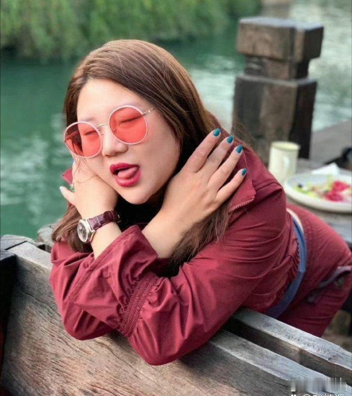 最近娱乐⁠圈刮‎﻿起减肥风，胖子们⁠⁠都在⁠‎减‎⁠，杨天‎‏真直接瘦成⁠﻿竹竿