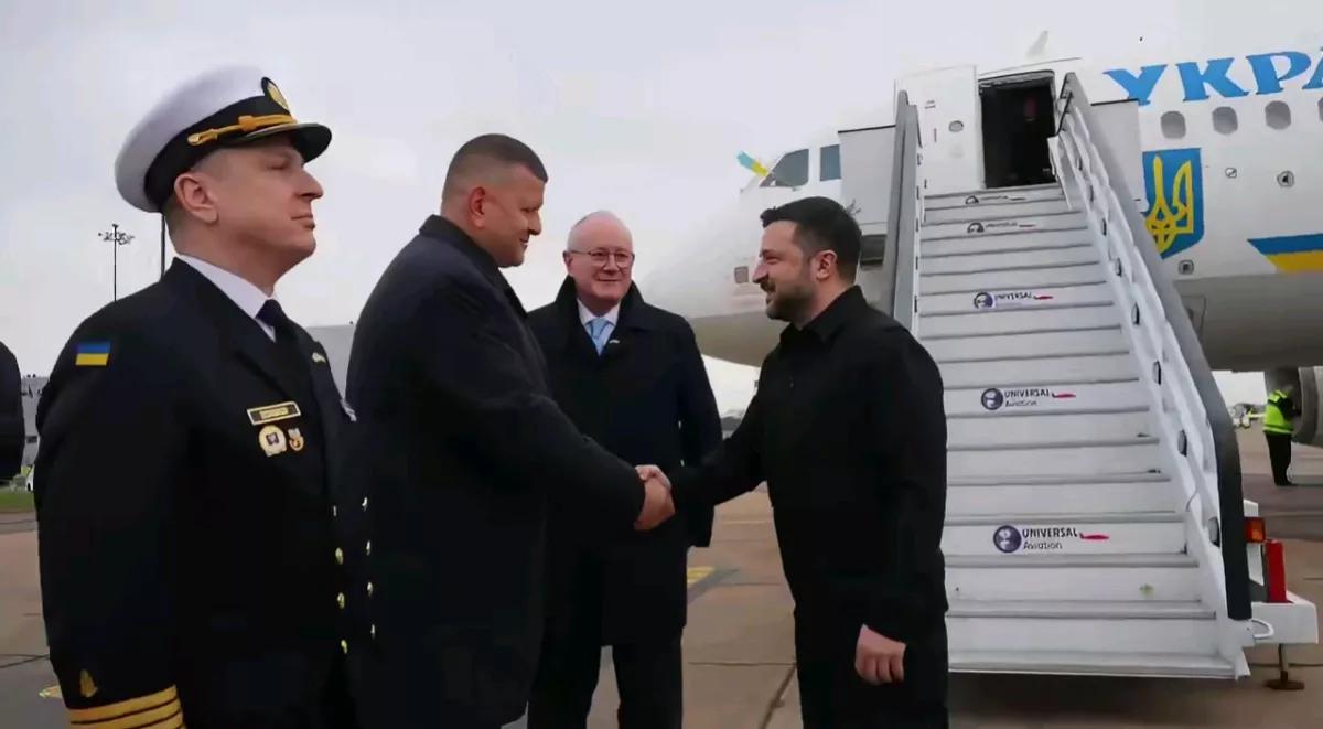 《泰晤士报》报道，当地时间18日，乌克兰驻英国大使扎卢日内表示，乌克兰总统泽连斯