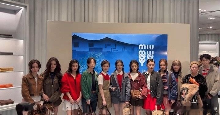 存在00🌸里崭露头角了，都稳住了c位 