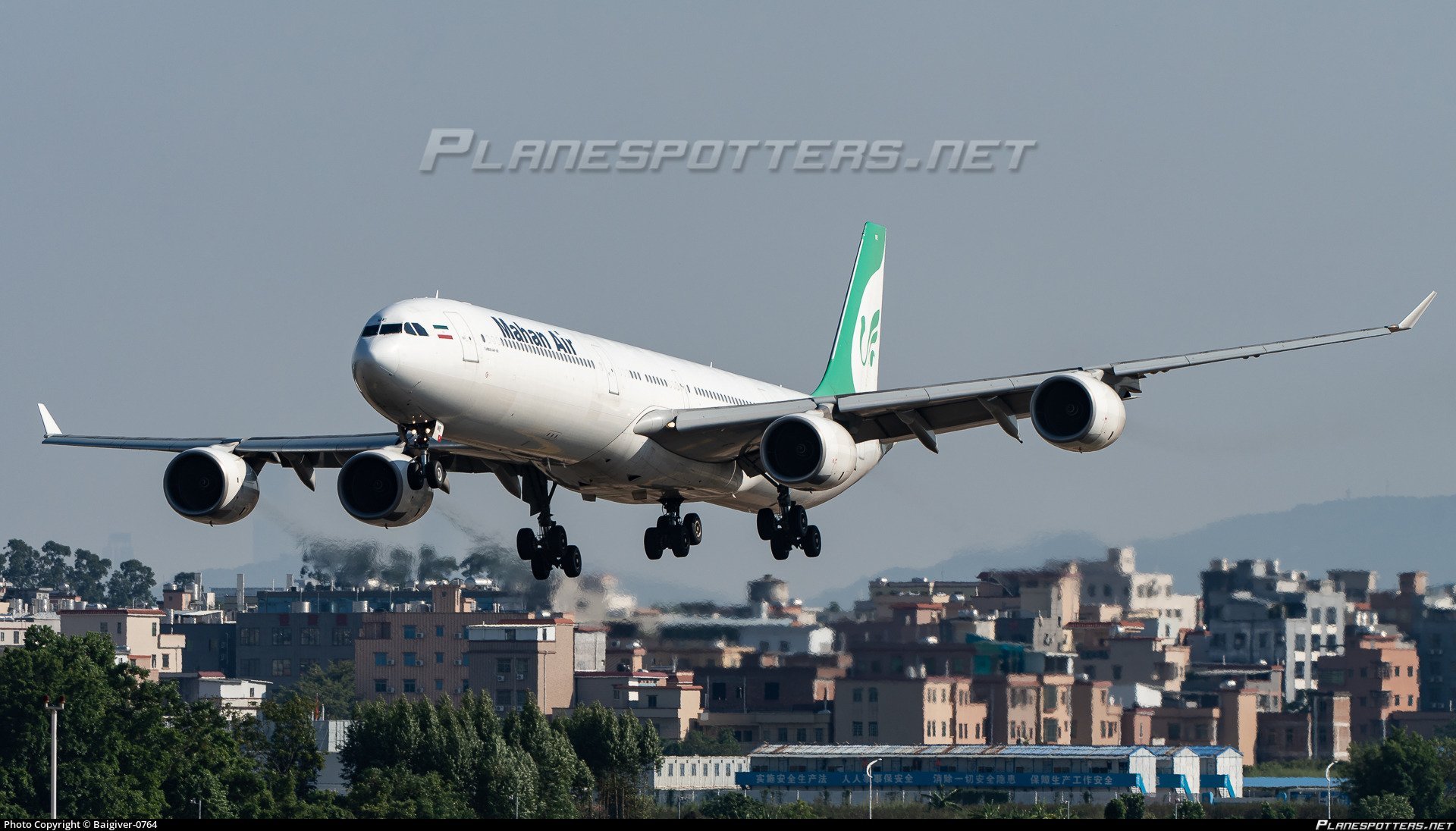 据称伊朗马汉航空公司刚从中国购买的波音777-200和长期用于中国航线的空客A3