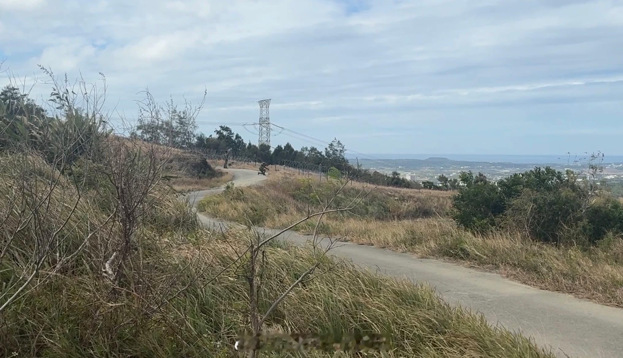 台海局势 疑似在台湾训练的新加坡“星光部队”近日被人在恒春附近拍到，此地为台伪「