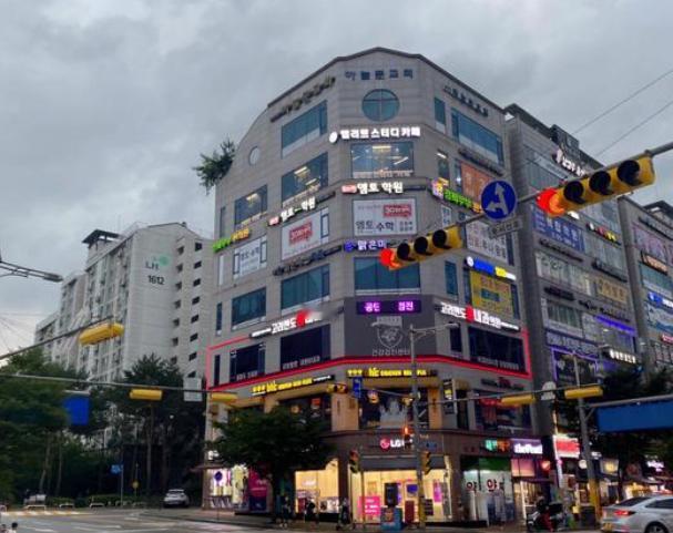 继新加坡、马来西亚之后，美国华人发声！美国华人曾表示，中国人不要自以为是，现在连