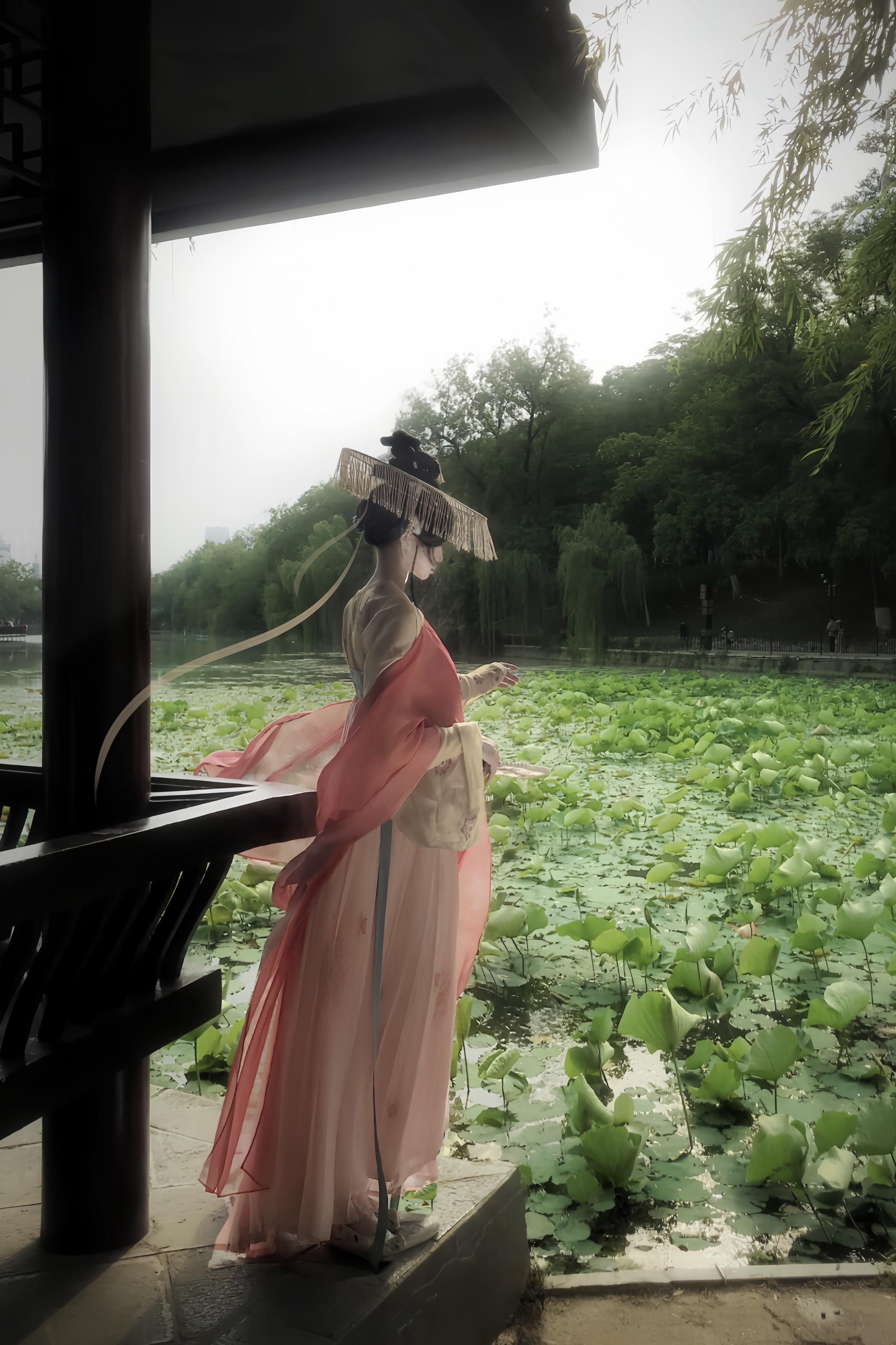 “一城天晴 一城雨 引我入戏”
