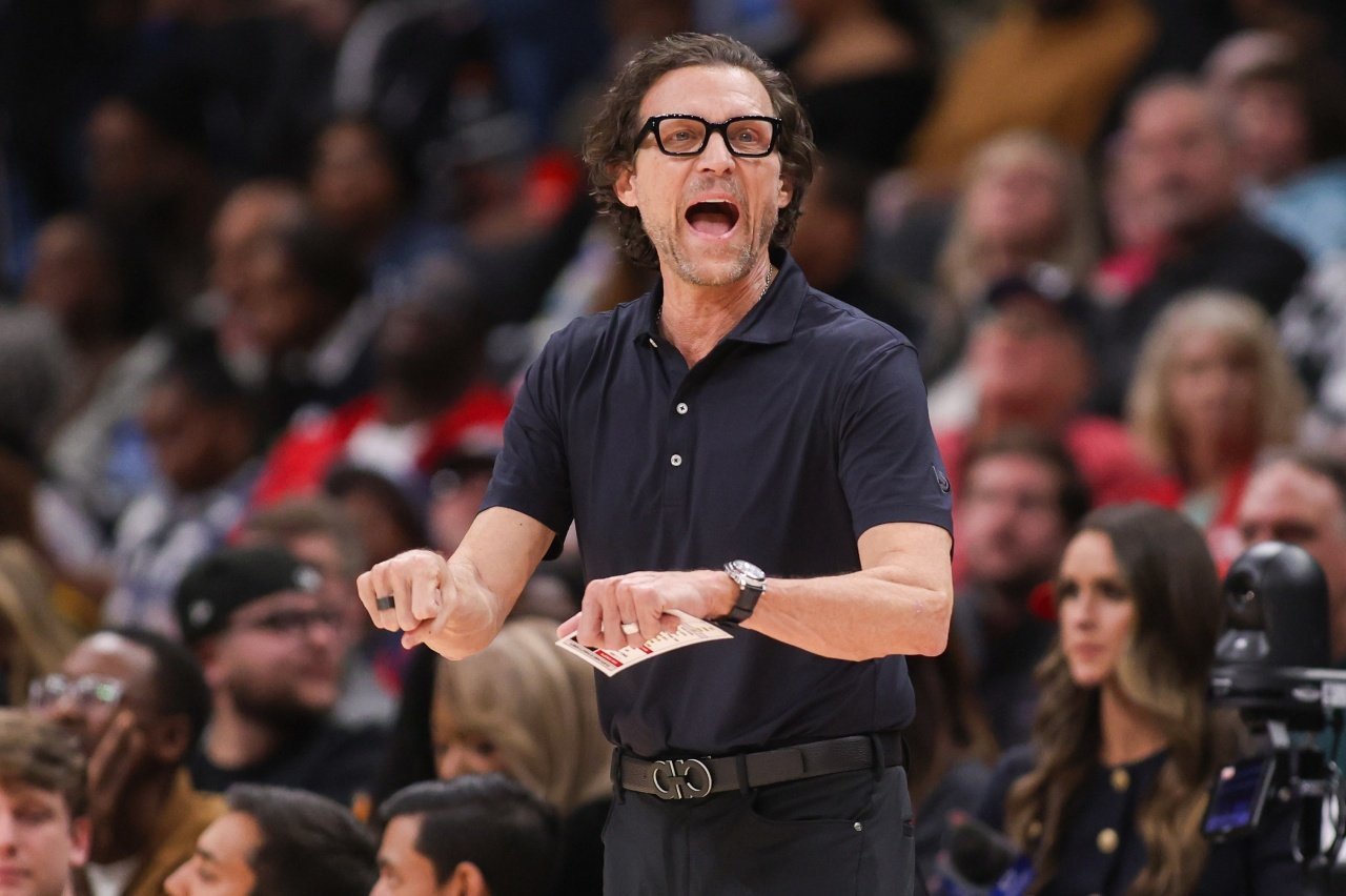 老鹰明日对阵热火，主力全部出战成疑 尼基尔-亚历山大-沃克（右脚大脚趾扭伤）、戴