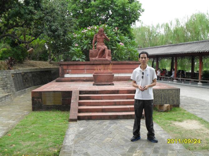 此照片拍摄于2011年9月份，东莞石碣镇袁崇焕纪念园，时间过得太快了，转眼就15