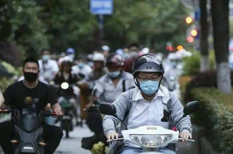 【车视头条】近日，无锡市锡山区人民法院披露了一起交通事故赔偿纠纷案件，案件中，违