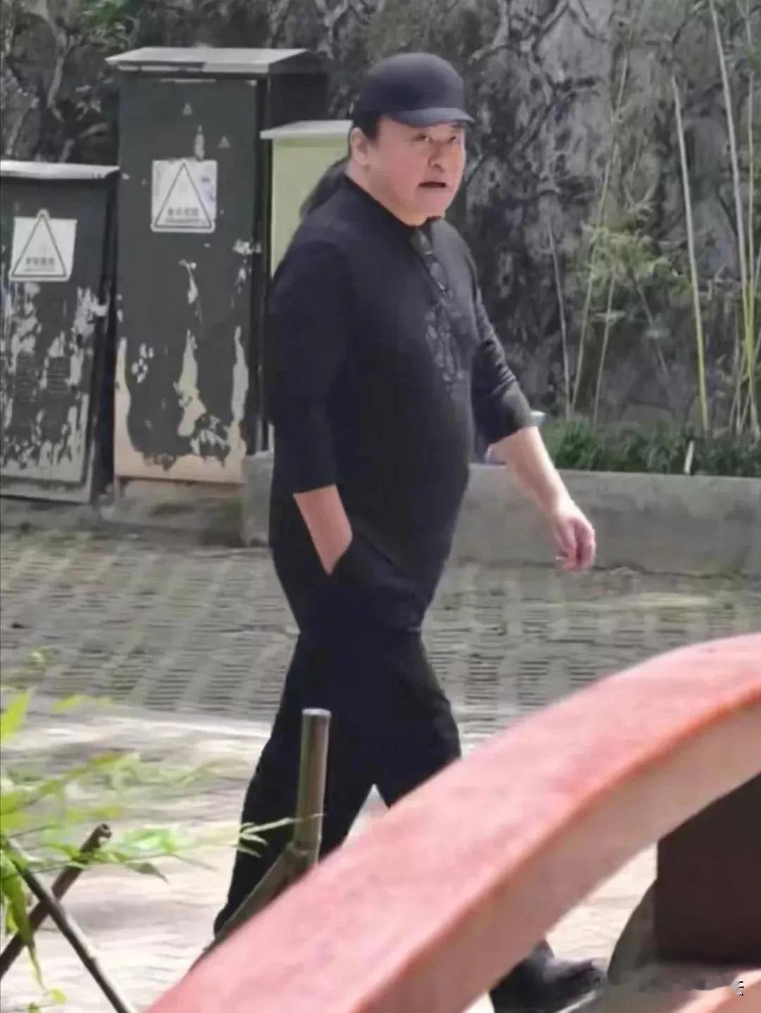 刘欢老师病逝了，享年63岁，按理说他这个年龄不应该，但是考虑到他的体型又感觉不算