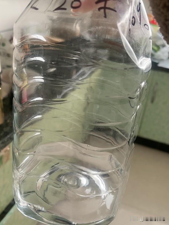 我家老杨的新年愿望是，
一，2026年赚很多钱

二，给我买新衣服

三，装修房