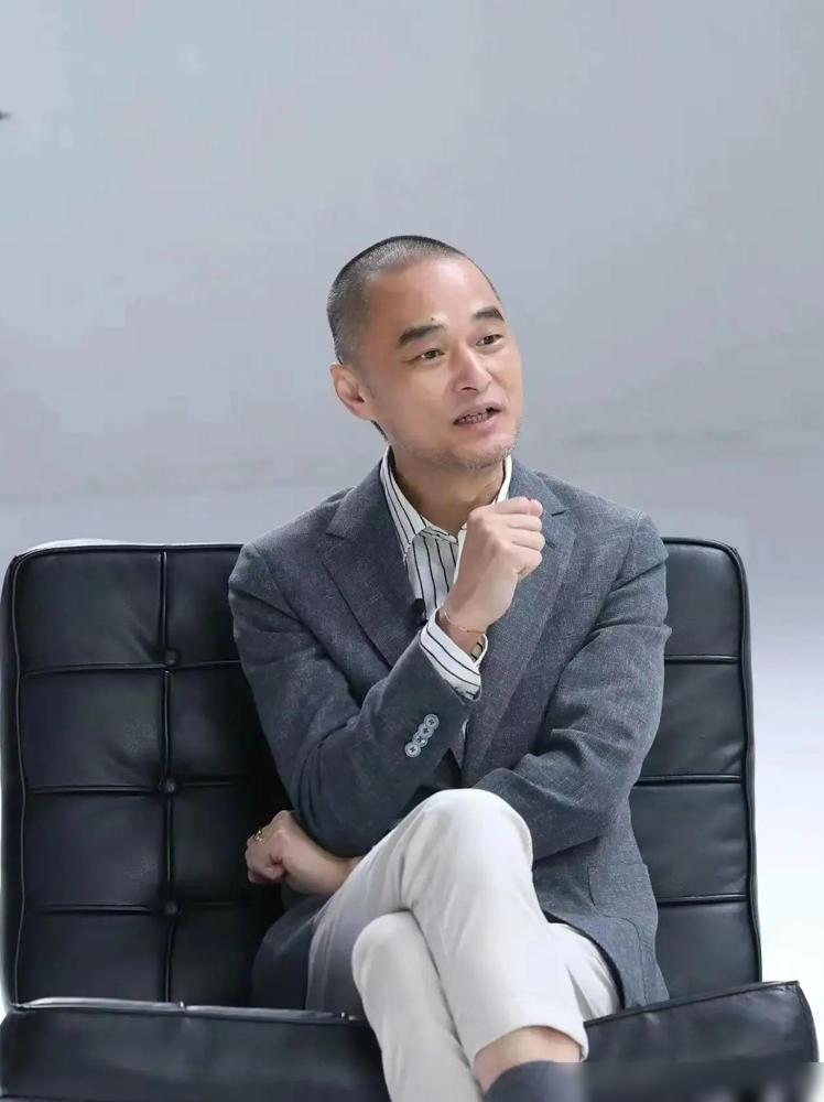 北京协和医学博士冯唐语出惊人：“没事不要和任何人搅和在一起，什么聚会、什么闲聊，