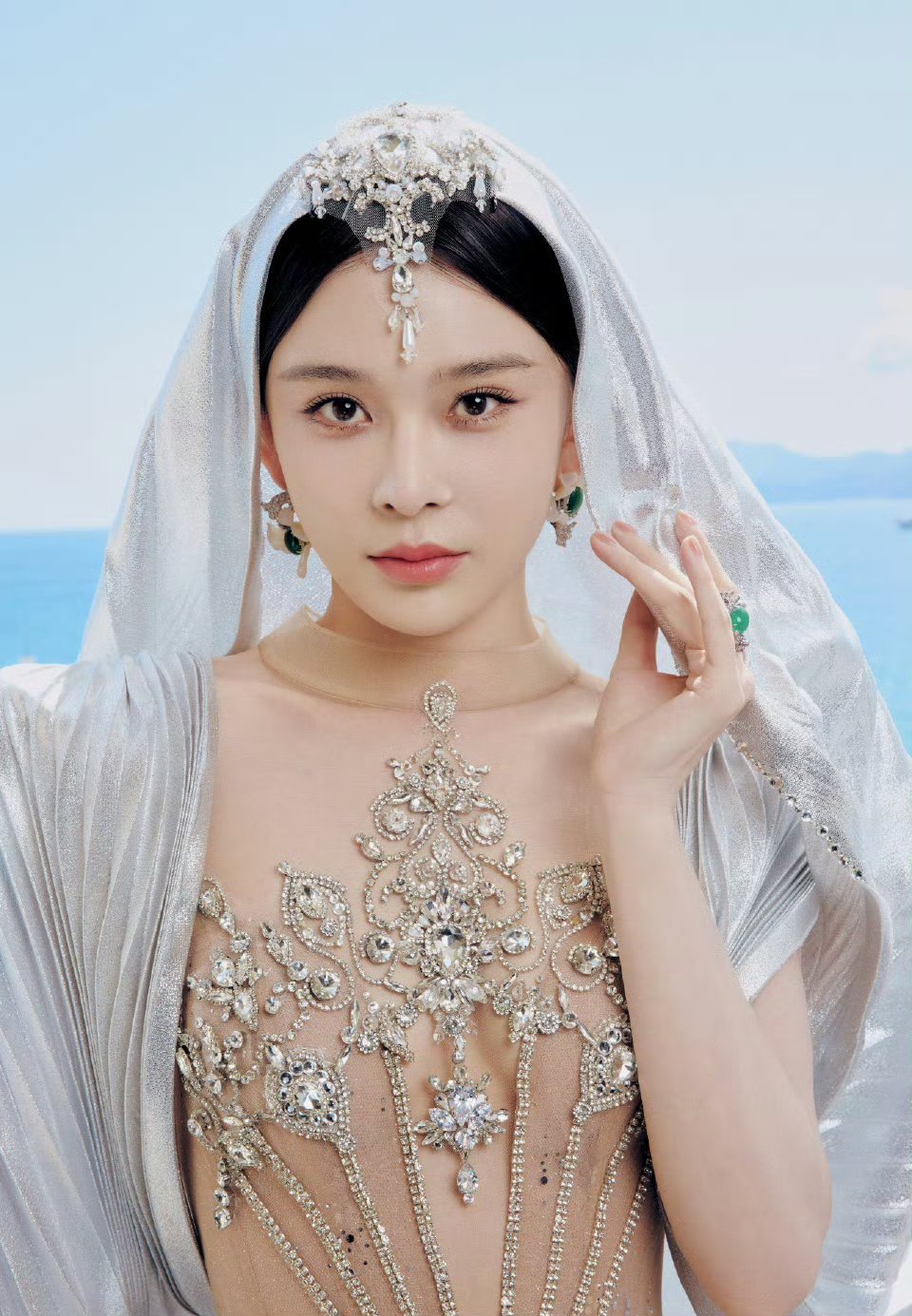 赵樱子说她照着金泰熙整的之前因为爱情有多美的时候就很漂亮了啊，现在整的奇奇怪怪的