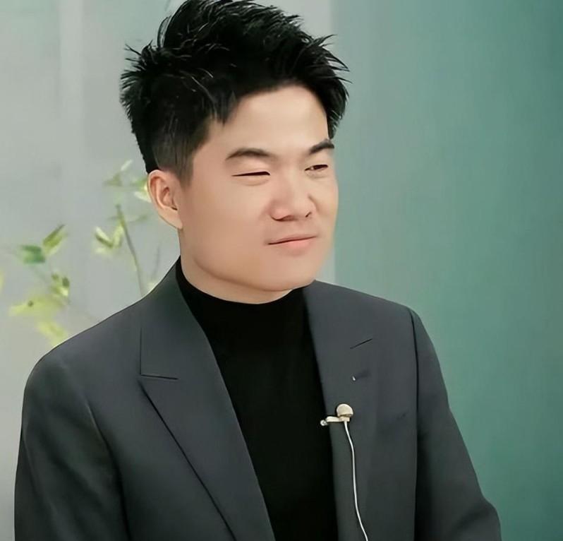 相信董宇辉不是那样的人，只是他们的团队审查不严格才连累了他。
 
说得对，但完全