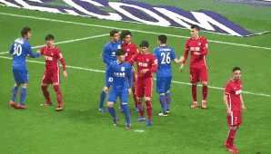 秦升，诈骗肯定够不上，他故意被罚下，让球队少一人作战，说明他有为球队输球而作出努