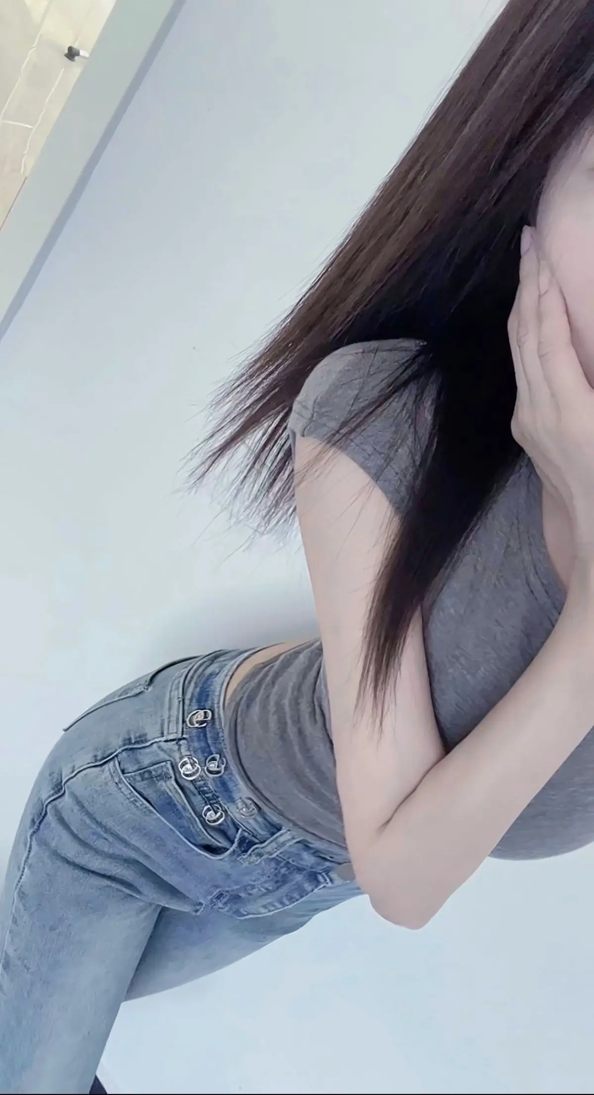 “身材到位，衣服只是点缀，颜值到位，怎么穿都是顶配，六万八的貂不如你这...