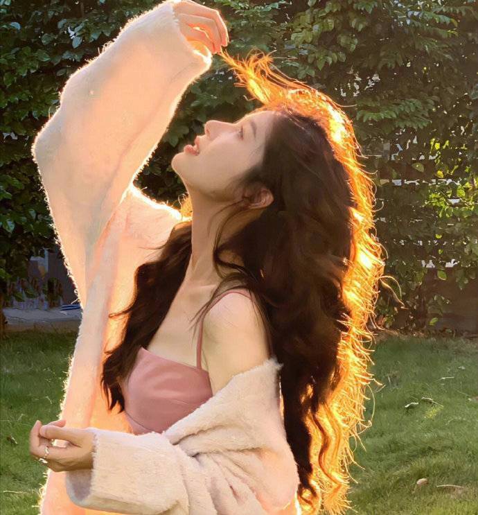 脾气不怎么好，易冲动，我就是这样的人，我很笨，反应慢，我不是什么天才少女，玩什么