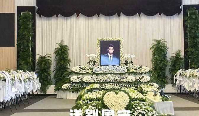 人生最后一程，爱与温暖永不散场！😢

谁说生命的最后时光一定是孤单的？看完顾国