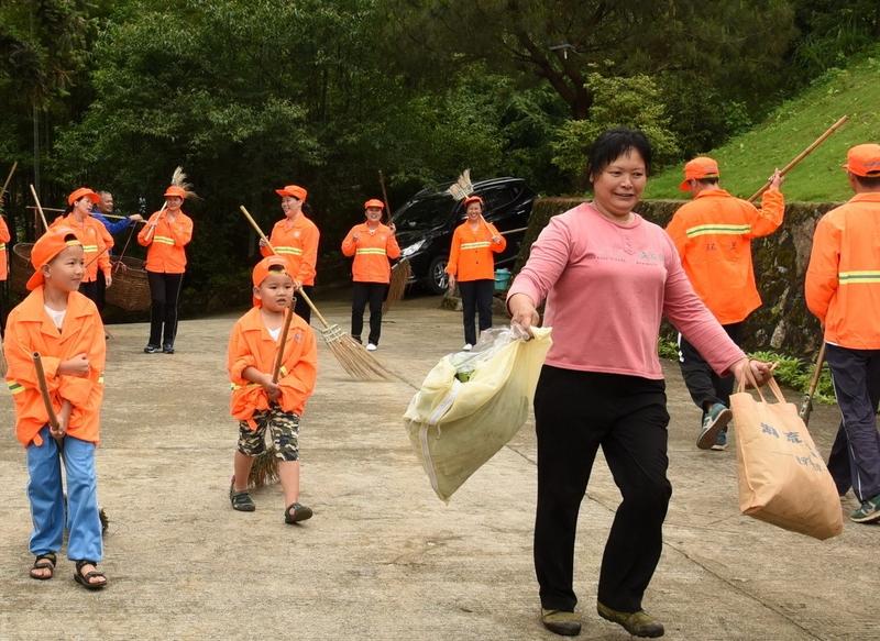 在这个充满温暖与善意的社会，有些善良的企业老板用行动诠释了责任与担当。近日，一则