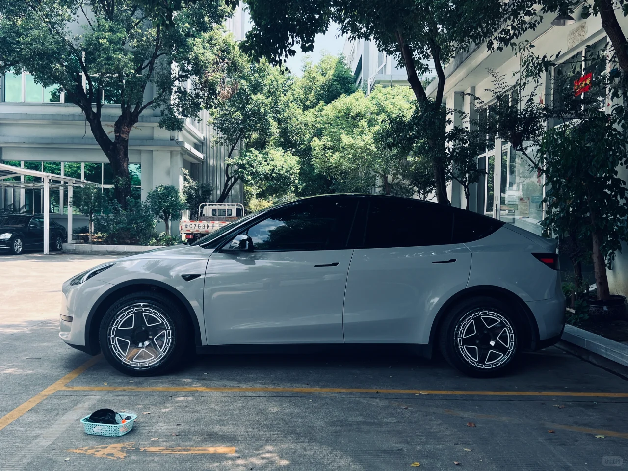 回眸：model y 20寸 透明款的惊艳瞬间