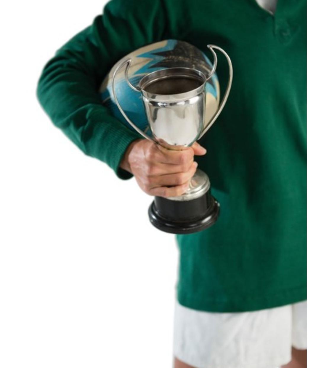 伦敦世乒赛今天就开始了。
首先开战的是非种子小组赛，在副馆里比赛，12张桌子同时