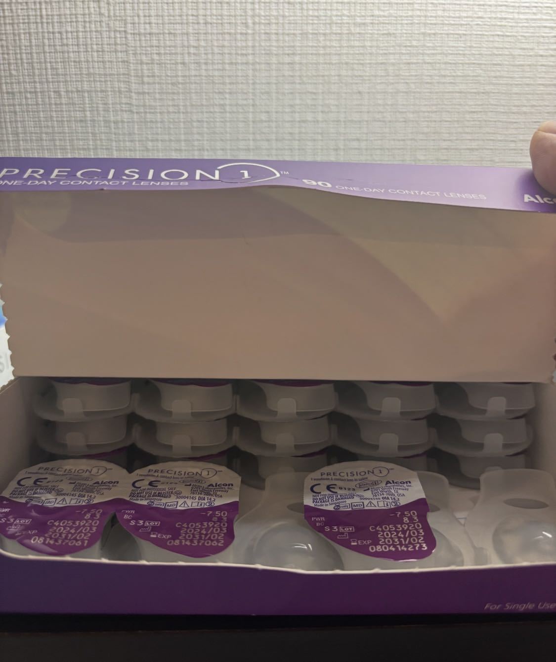 好物分享就从它开始吧！非常推荐🫡这款是1-800 Contacts的隐形眼镜•