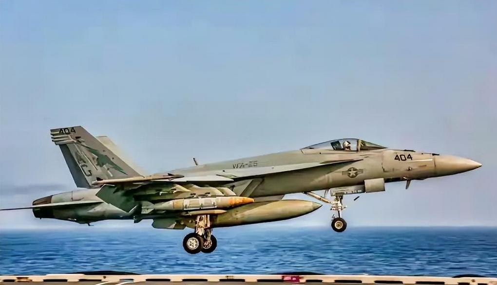 大阴谋？军事专家杜文龙提醒，美国这次南海坠机事件，我们不能光看热闹，看表面。不排