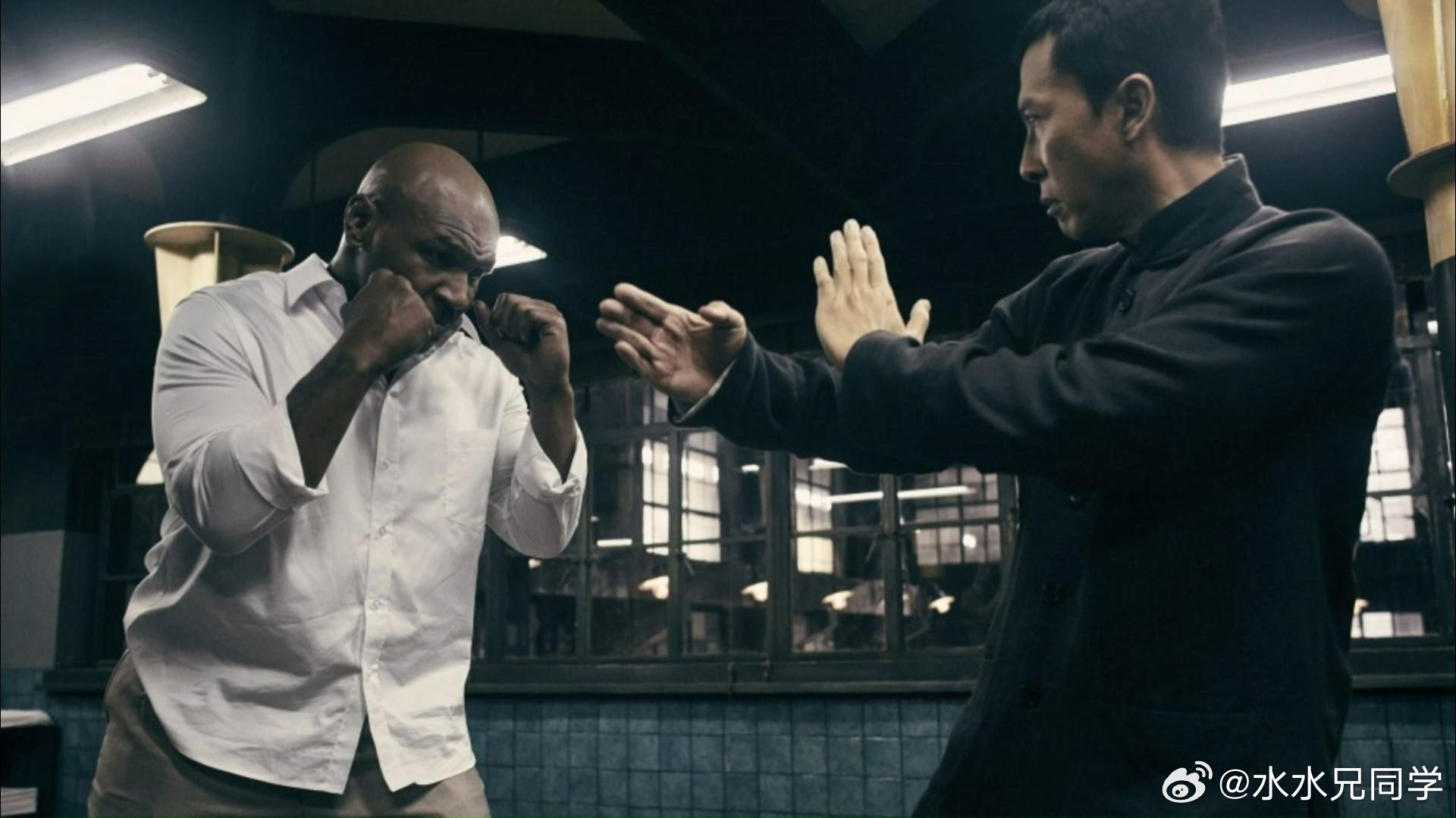 这几天听到最好的一个比喻。集成式主动悬挂和分布式主动悬挂，有点像叶问和泰森。分布