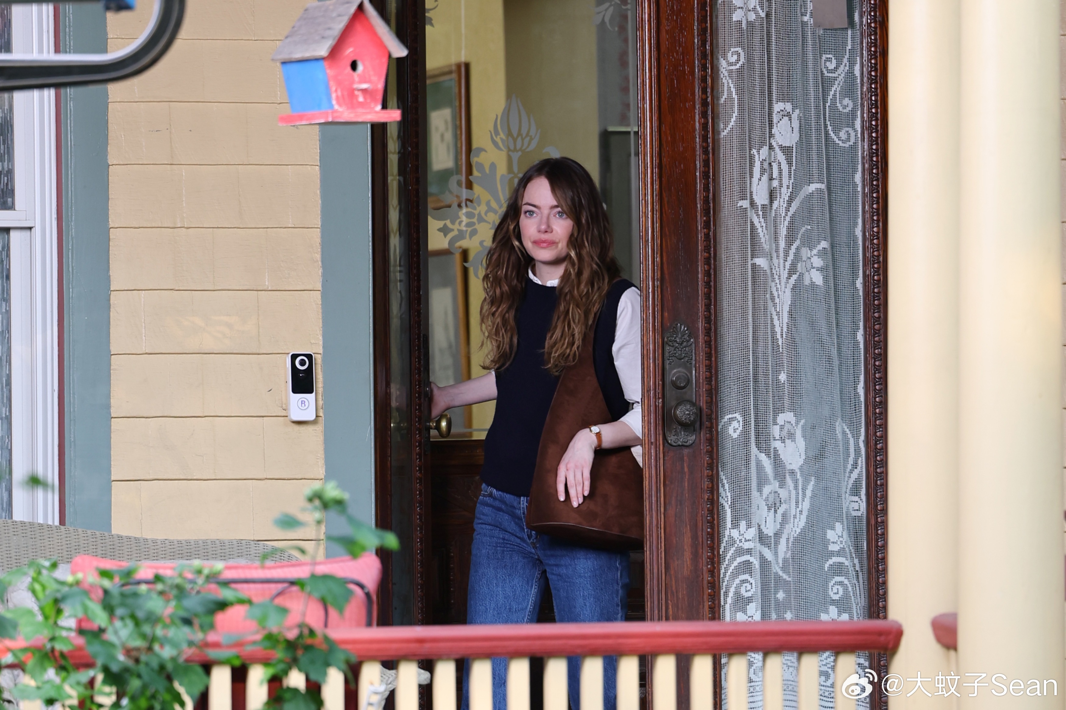 更多今天Emma stone艾玛斯通今天在纽约布鲁克林拍摄新片《the catc