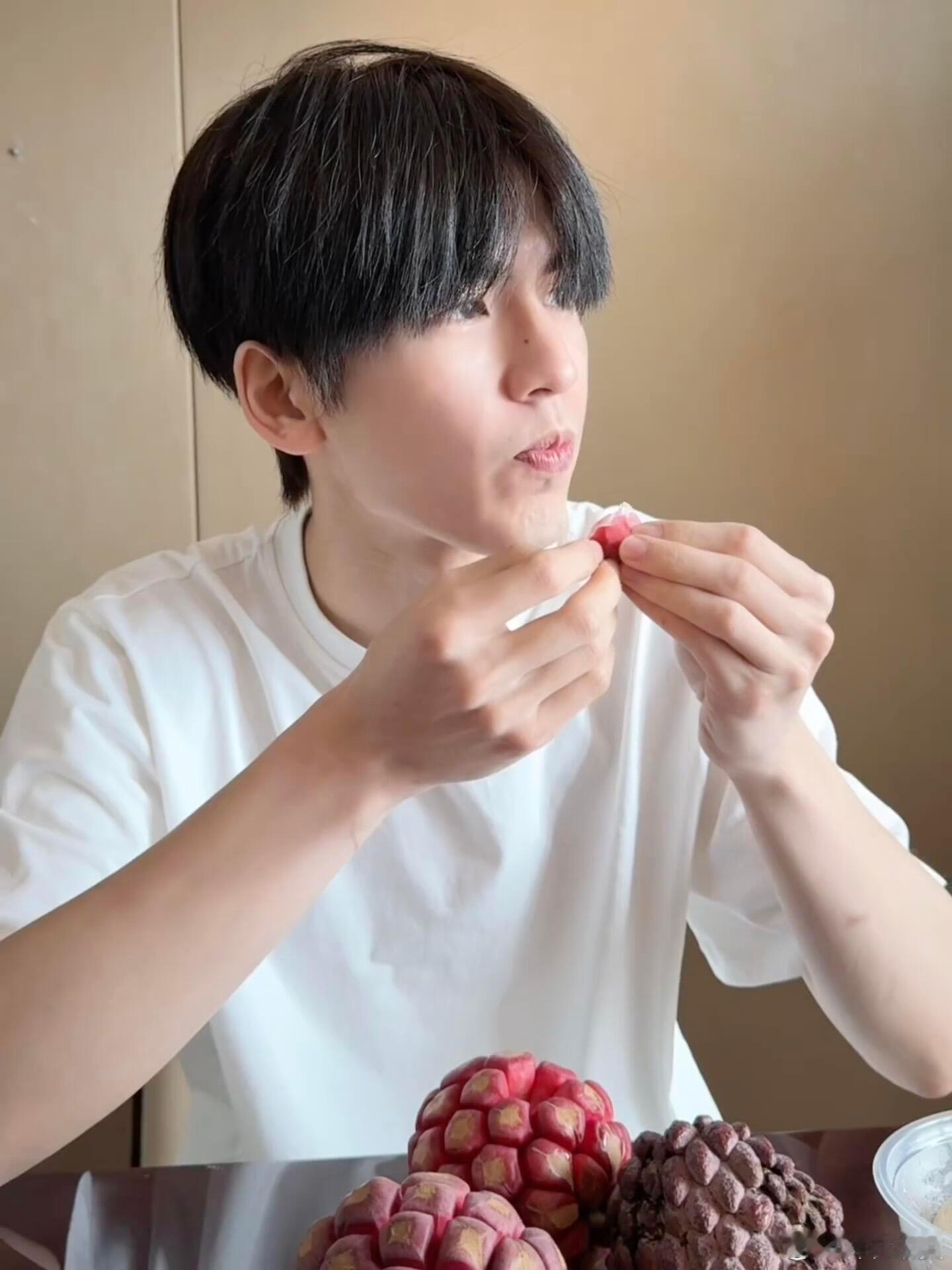 张凌赫  素颜照的杀伤力张凌赫｜ 