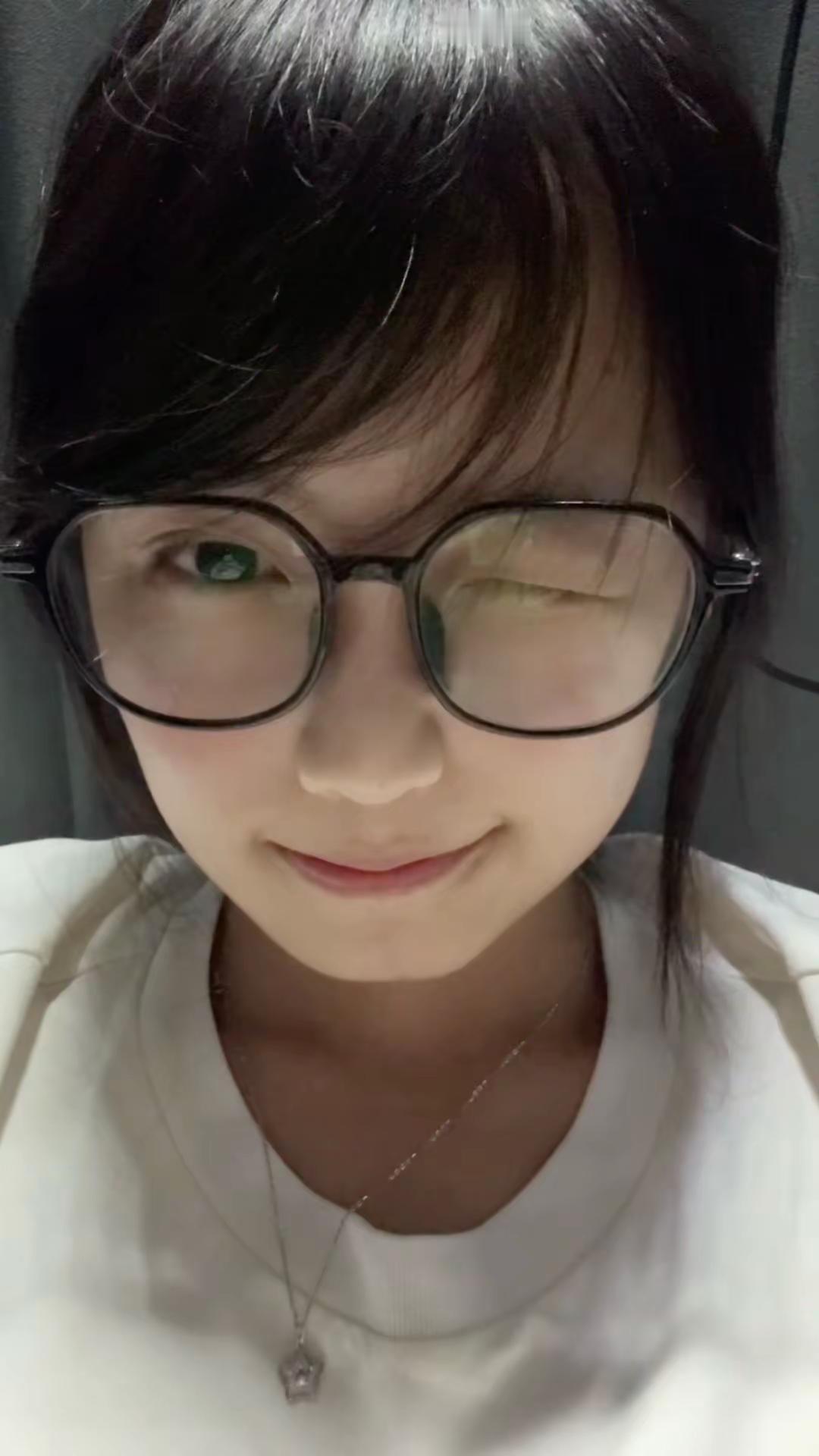 Melody～脑海中的旋律转个不停～眼镜妹