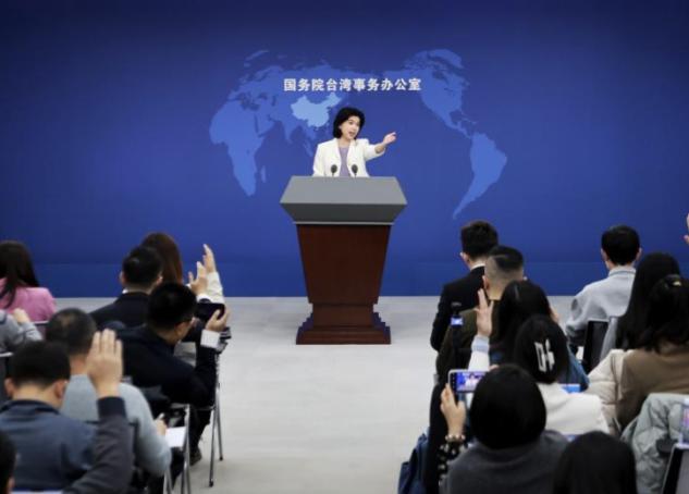 统一女神！郑丽文简直太猛了，炮火直轰，民进党更是破天荒的喊话大陆：大陆大，台湾小