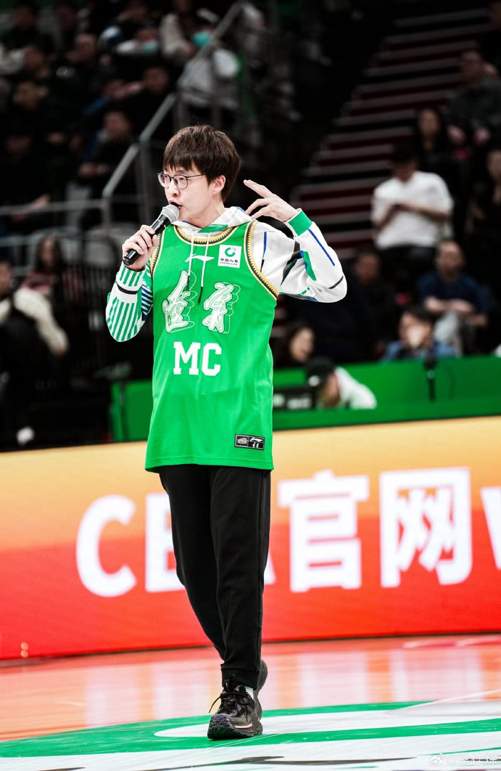 有惊无险完成逆转！辽宁男篮力克南京同曦，赛场判罚争议与胜利喜悦并存🔥CBA常规