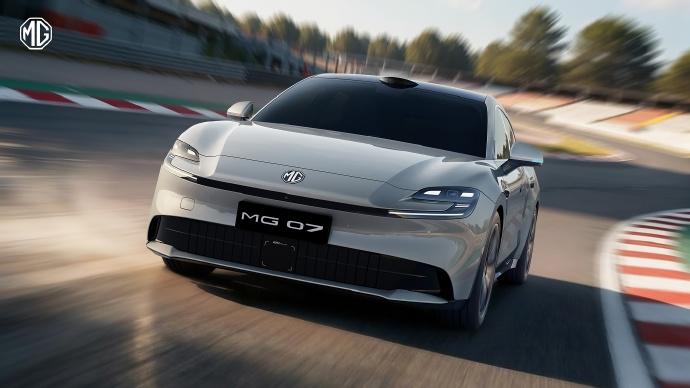 845km续航+激光雷达+800V，MG 07预售价12.59万起，这价格是来掀