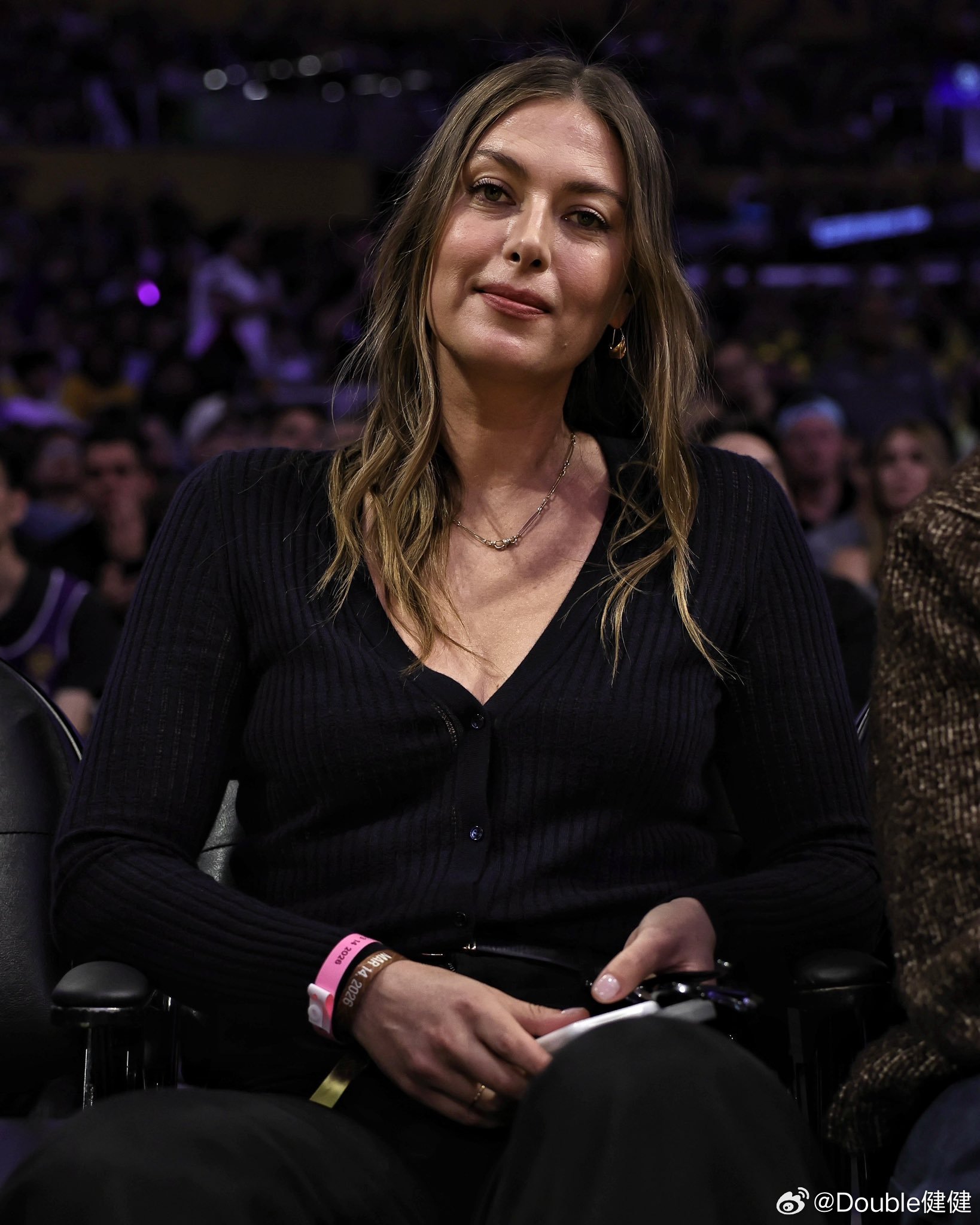 老了很多啊！莎拉波娃去年秋天以2500万美元的价格将曼哈顿海滩的房子卖给了卢卡·