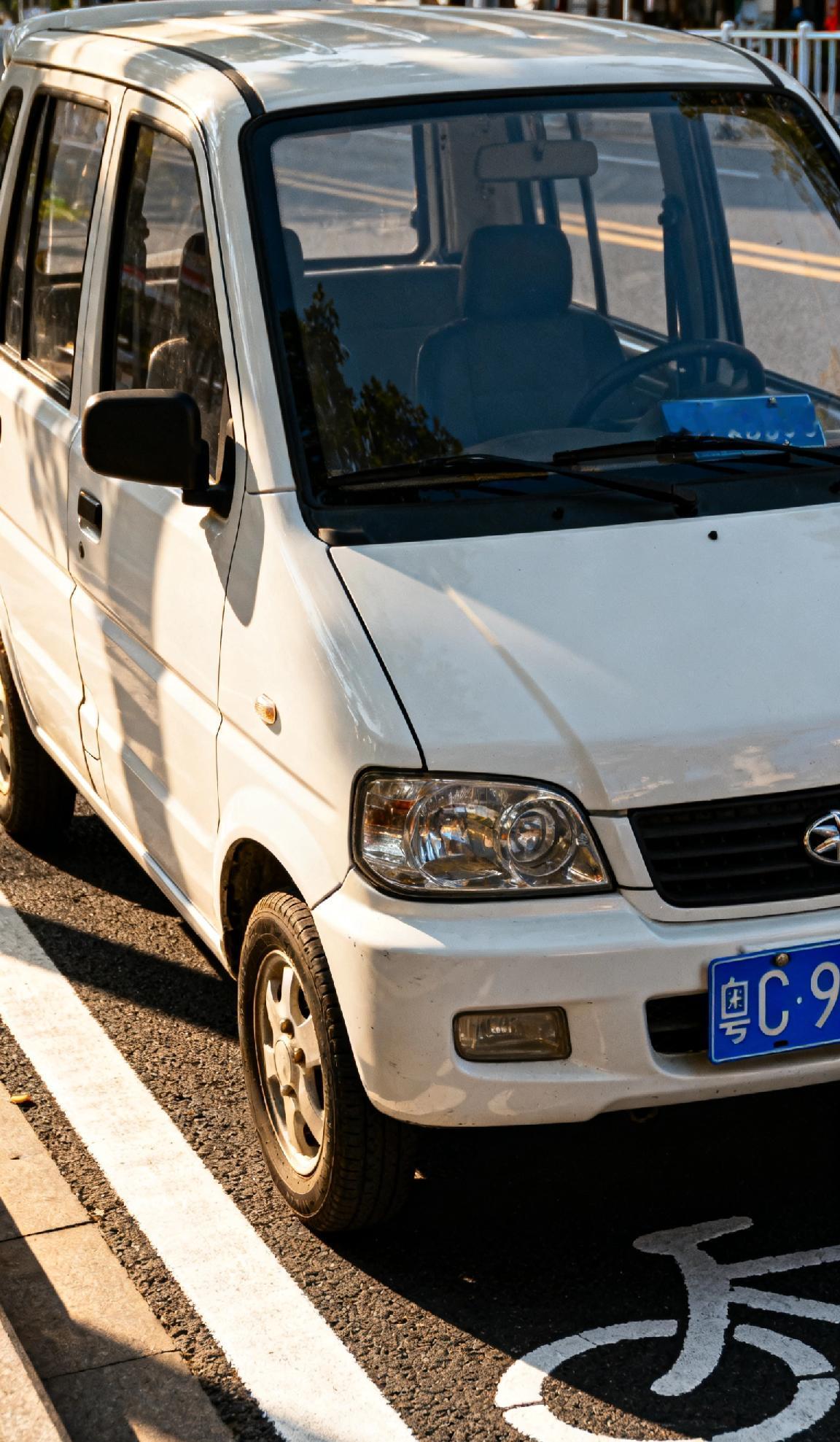 老年代步车，上路该注意哪些问题宝子们家里有长辈开老年代步车吗？上路安全千万不能马