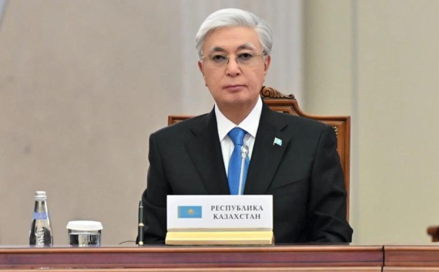 哈萨克斯坦一点面子也没给俄罗斯，普大帝脸都黑了！

可以说，哈萨克斯坦已经不愿意