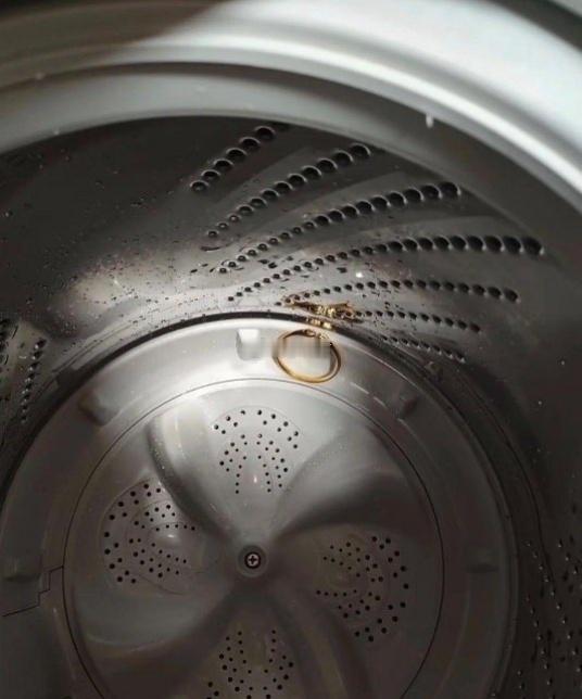 洗衣服的时候忘记拿出来了，洗衣机洗了一个小时，还能要吗？ ​ ​​​