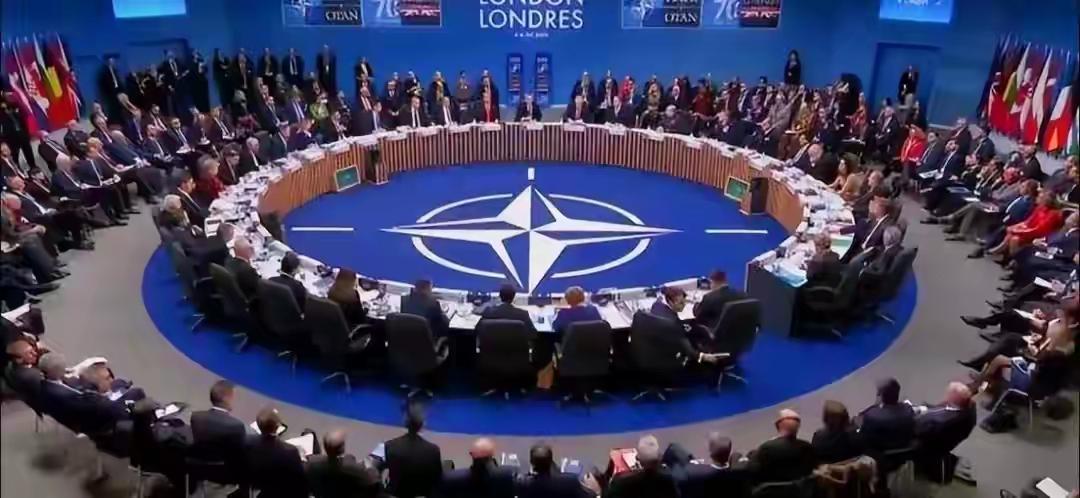 德媒：因美国有意重回帝国主义政策，法国退出北约可能成为现实