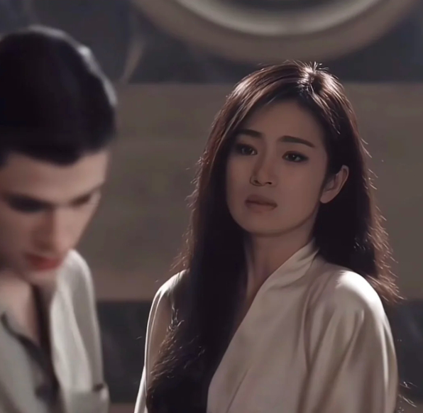 字如其人，巩俐的美是骨相里的大气和生命力，地母系长相就是高级 