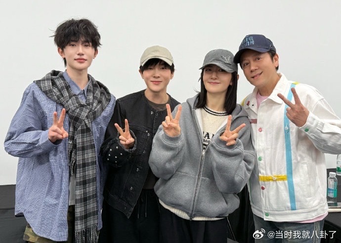 蔡国庆看张杰演唱会 蔡国庆老师也去鸟巢看张杰演唱会啦！感谢杰哥盛大邀请