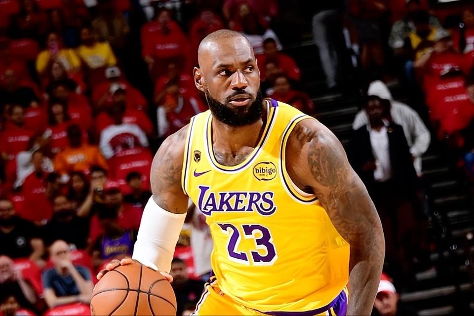 如果东里回来，湖人能保持现在的防守和拼劲，我觉得有机会，雷霆在老詹生涯的顶尖对手