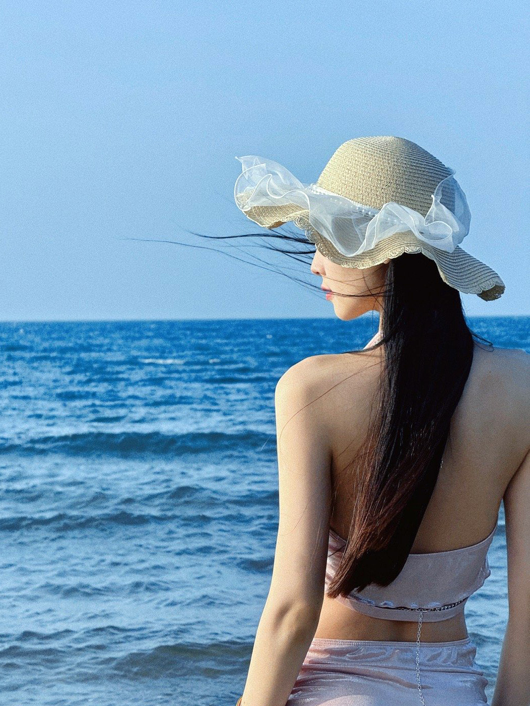 微博：学校：海南大学年龄：出生于1997年6月11日身高：180cm星座：双子座