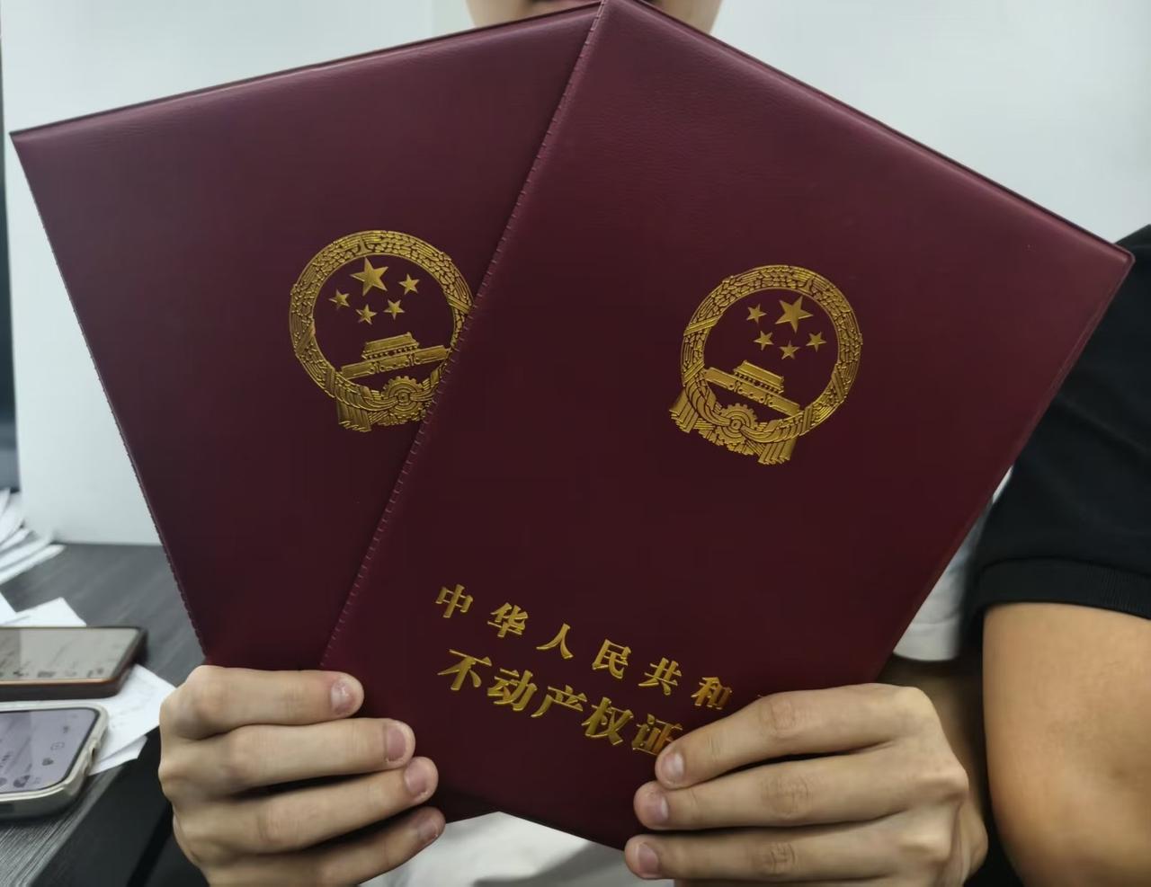 这辈子吃好喝好不要愁这么多事，想要什么买什么，想玩什么就玩什么，把这辈子最想干的