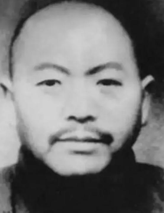 1941年，鬼子抓来20多个姑娘，就在几位姑娘要被糟蹋时，汉奸黄标突然说：“太君